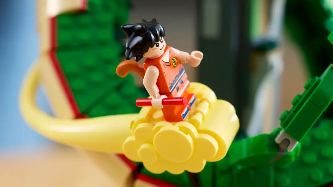 فیگور لگو (LEGO) گوکو (Goku) سوار بر ابر نیمبوس در ست دراگون بال