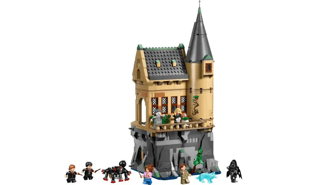 مجموعه لگو هاگوارتز (Hogwarts) شامل بخش بیمارستان و فیگورهای شخصیت‌های هری پاتر