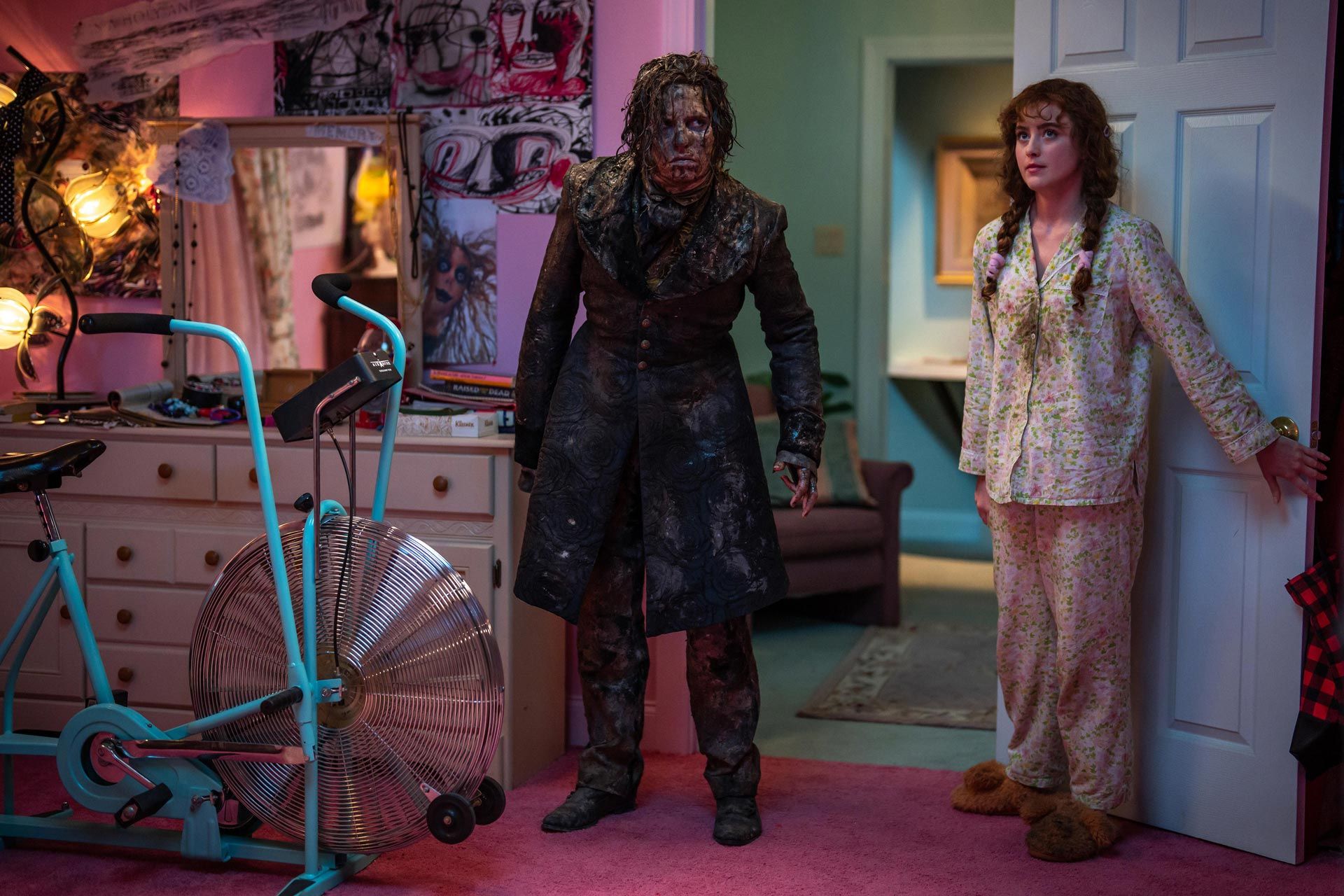 Lisa_Frankenstein_a_girl_and_scared_man_in_strange_appearence
