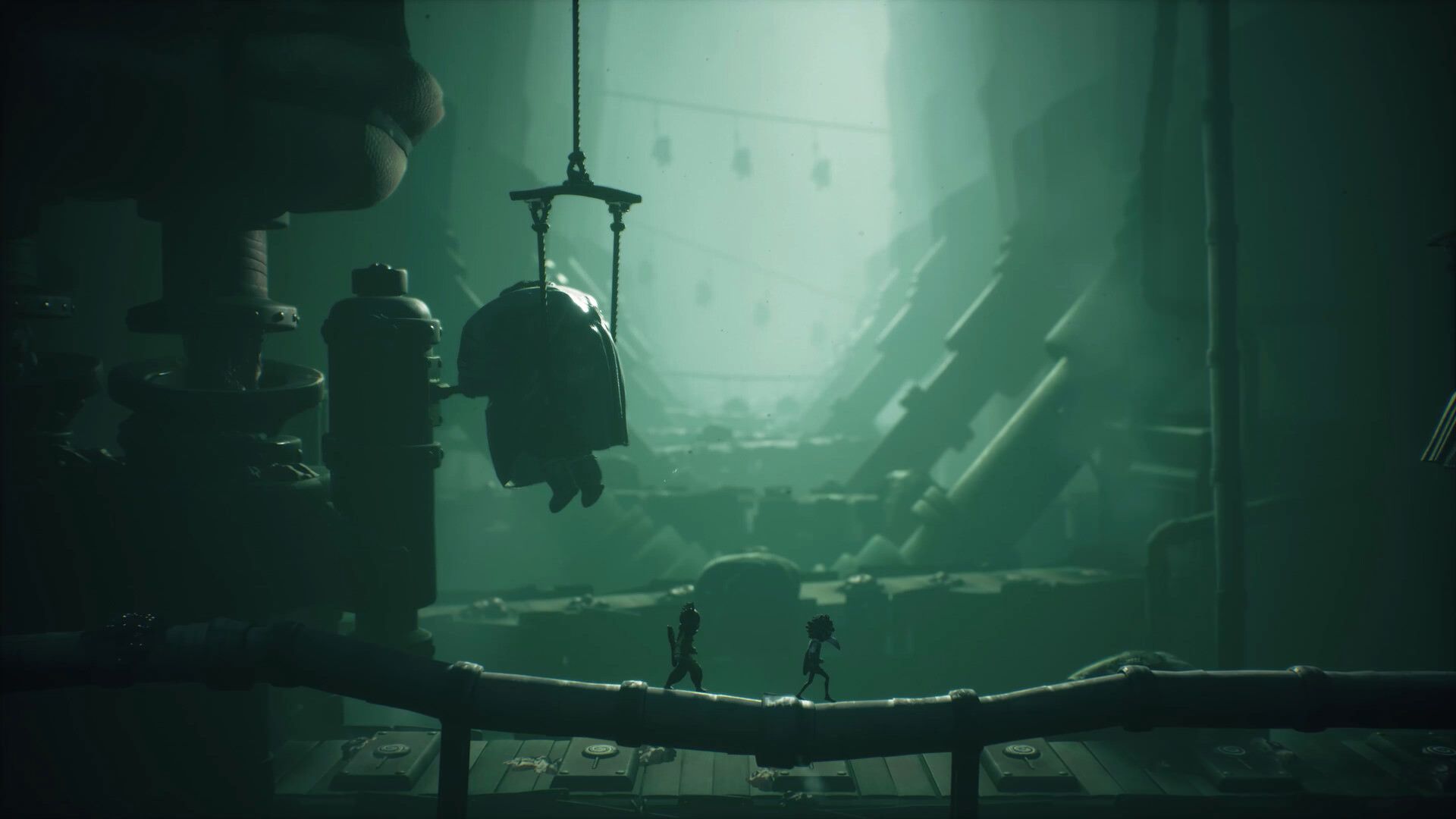عبور از روی لوله در بازی Little Nightmares 3