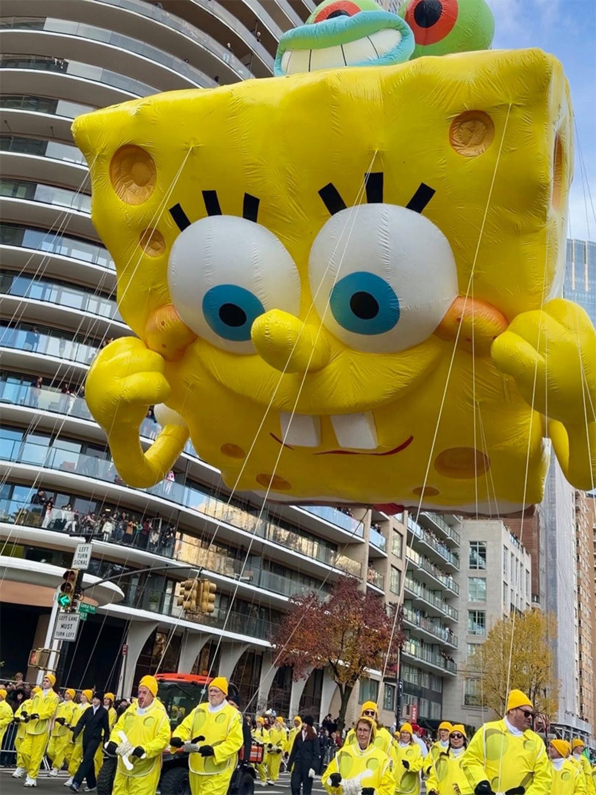 باب اسفنجی در رژه شکرگزاری