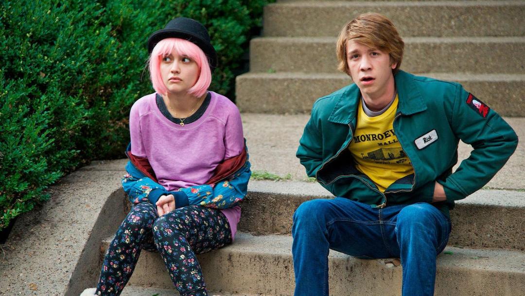 Me_and_Earl_and_the_Dying_Girl_two_teenages_sit_on_the_stairs