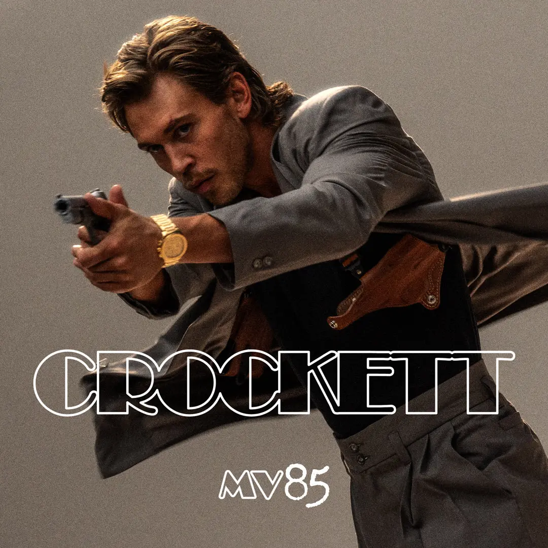 شخصیت کراکت (Crockett) در حال شلیک با تفنگ در فیلم Miami Vice '85