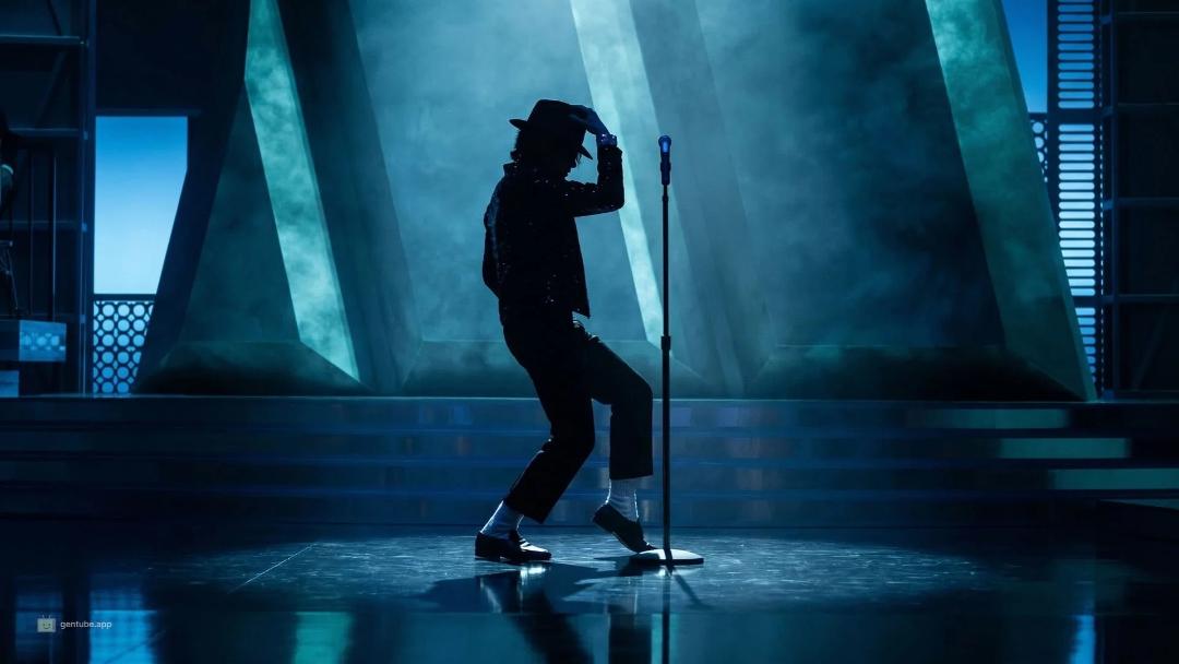 جفر جکسون در حال اجرای برنامه در فیلم Michael