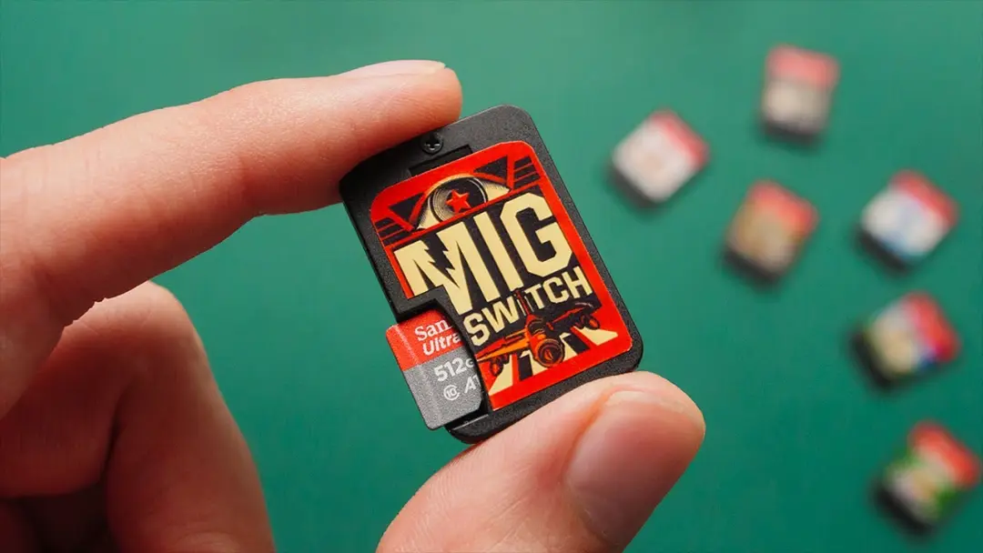 کارتریج میگ سوییچ (MIG Switch) در میان انگشتان دست