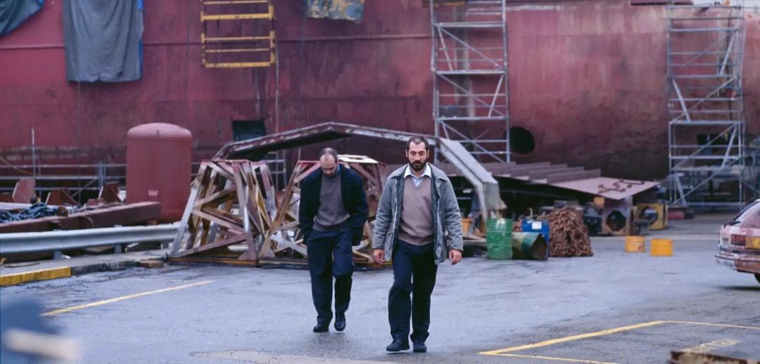 دو شخصیت مرد در فیلم Mondays in the Sun