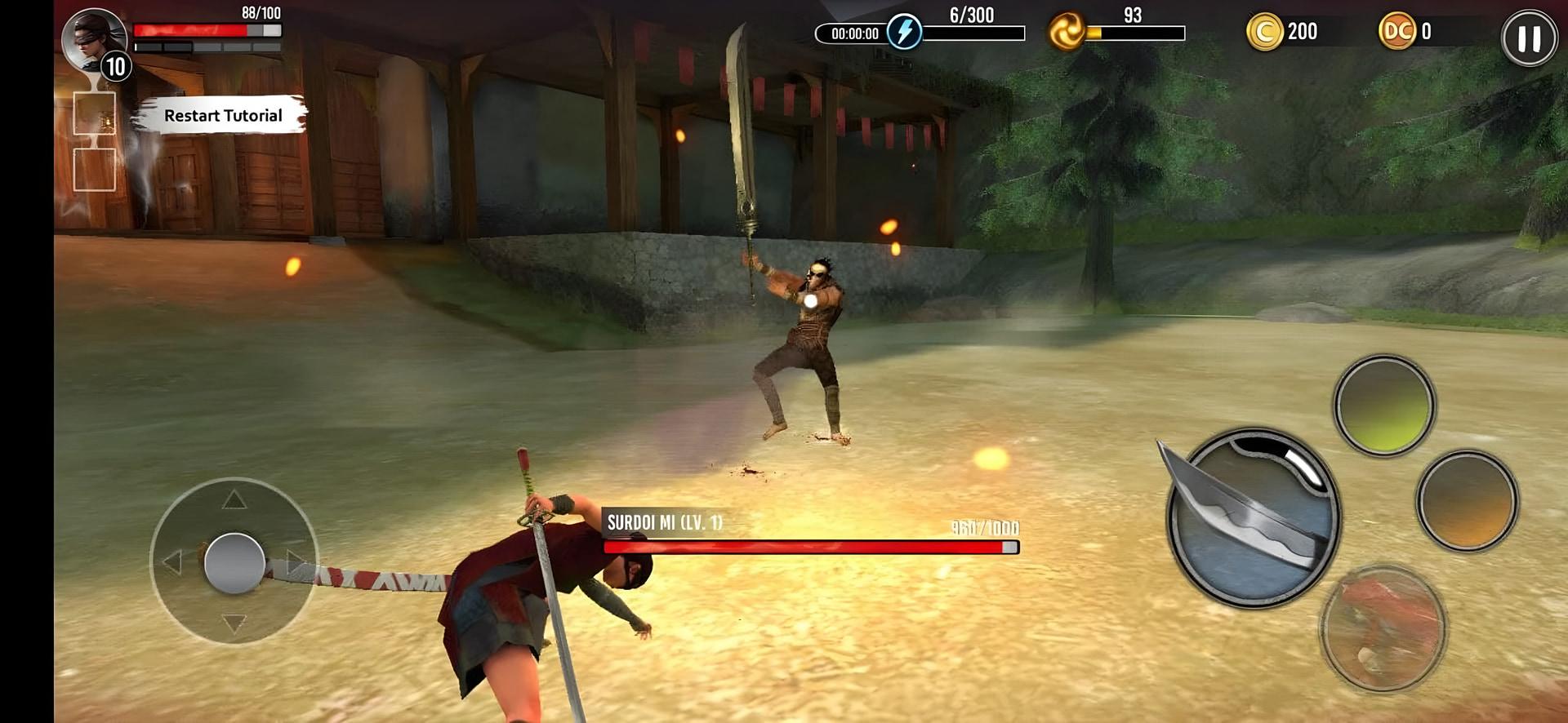 مبارزه شخصیت‌های بازی موبایل Ninja Ryuko در محیطی سنتی ژاپنی