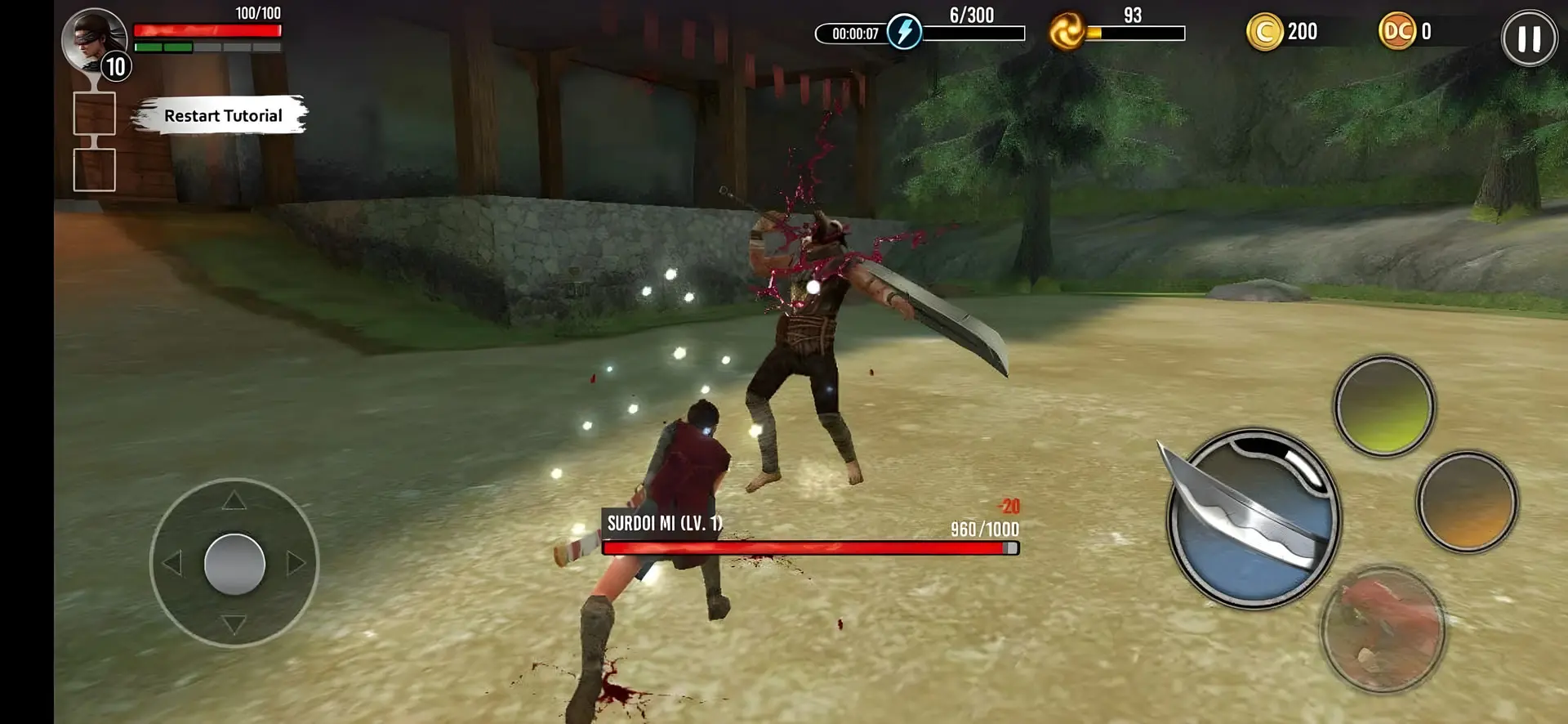 مبارزه شخصیت اصلی بازی Ninja Ryuko (نینجا ریوکو) با دشمن در محیط جنگل