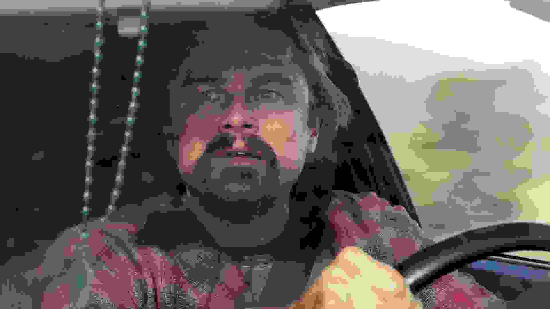 دی کاپریو در حال رانندگی  در فیلم One Battle After Another