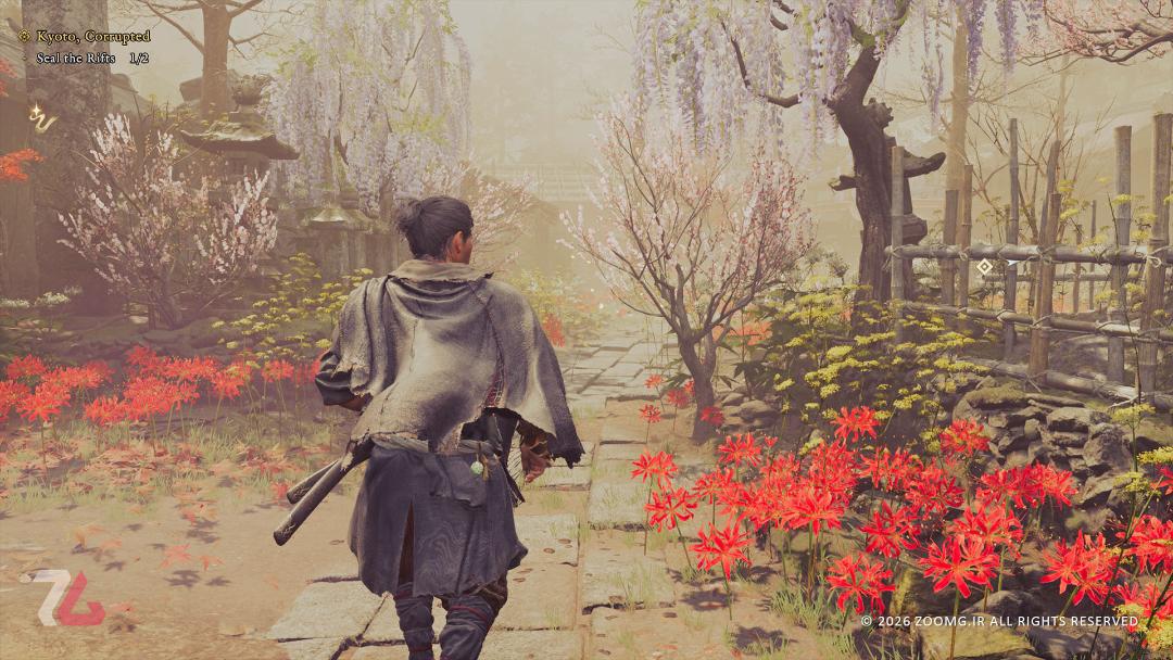 شخصیت اصلی بازی Onimusha (Onimusha) در میان باغ گل‌های بنفش و قرمز
