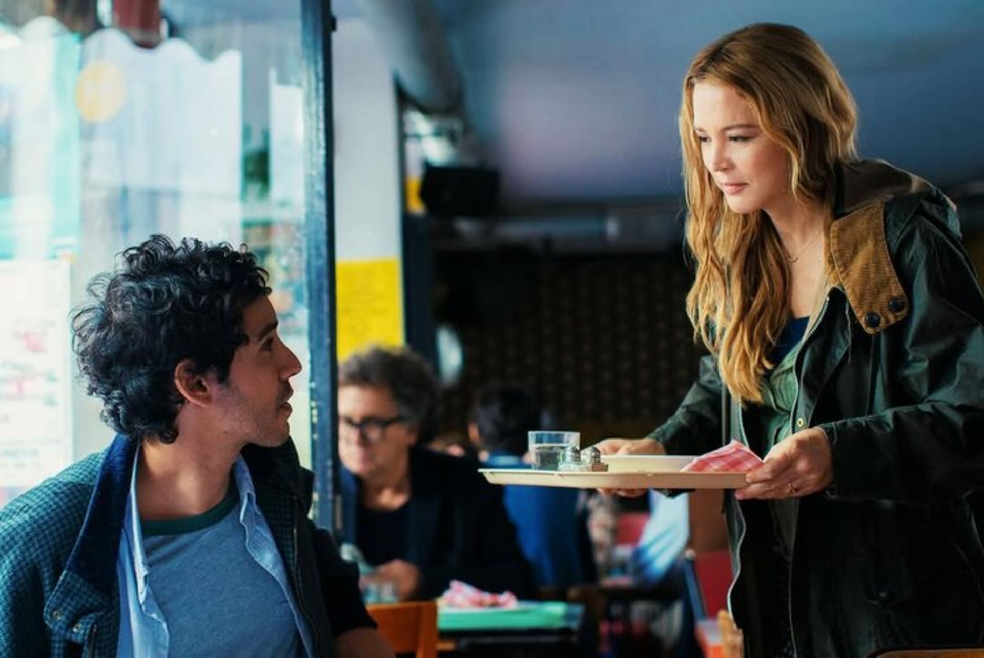 صحنه‌ای از فیلم parallel tales در رستوران