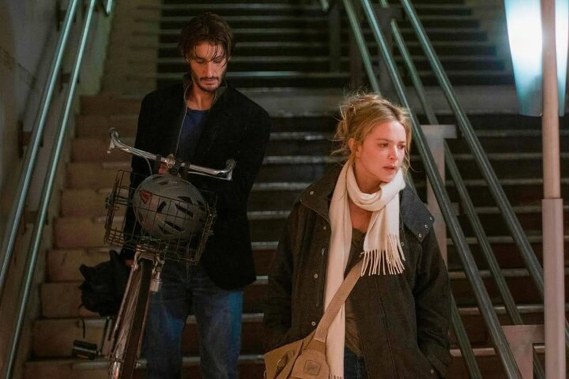 پایین آمدن از پله در فیلم parallel tales