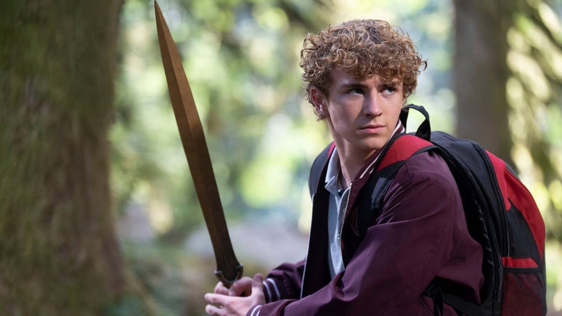 پرسی جکسون با شمشیر در فصل دوم سریال Percy Jackson and the Olympians 