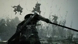 مبارزه شخصیت اصلی با دشمنان در محیط مه‌آلود بازی Phantom Blade Zero