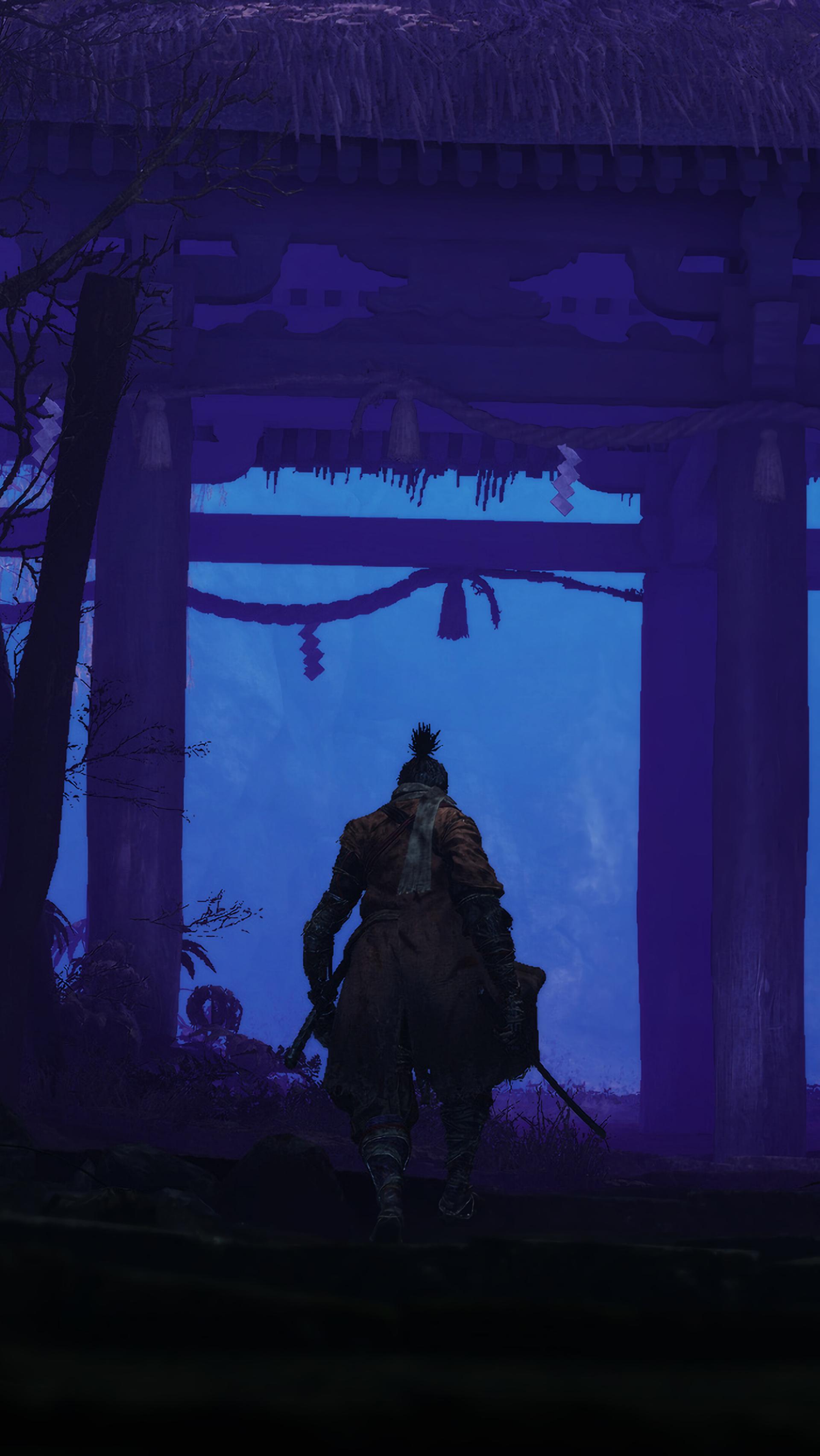 شخصیت اصلی بازی Sekiro: Shadows Die Twice در حال ورود به یک عمارت