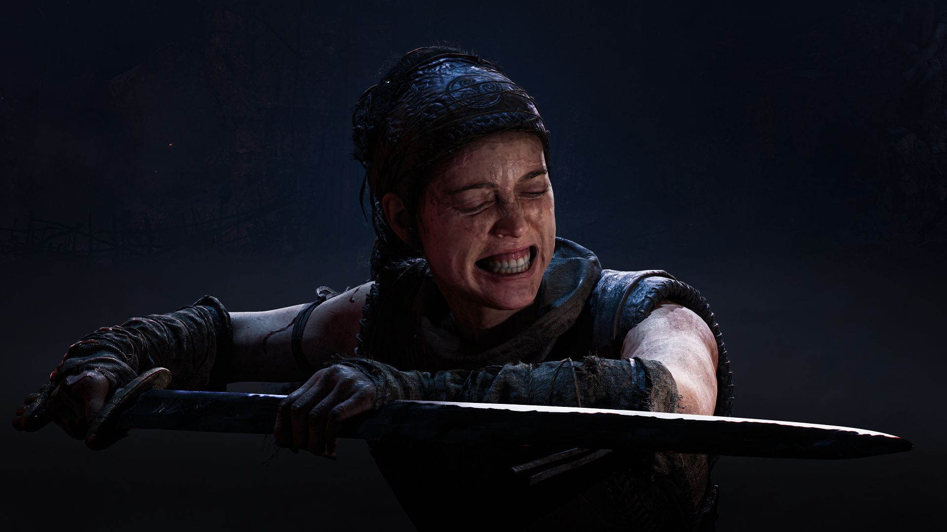فریاد و عصبانیت سنوئا (Senua) هنگام حمله به دشمنان در بازی Senua's Saga: Hellblade II