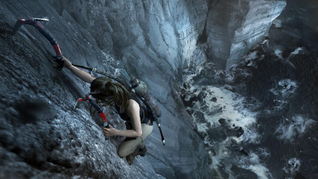 لارا کرافت (Lara Croft) مشغول صخره‌نوردی در بازی Shadow of the Tomb Raider