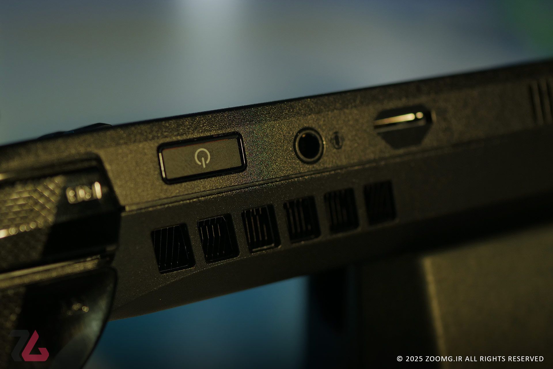 دکمه پاور مجهز به حسگر اثرانگشت روی ROG Xbox Ally X