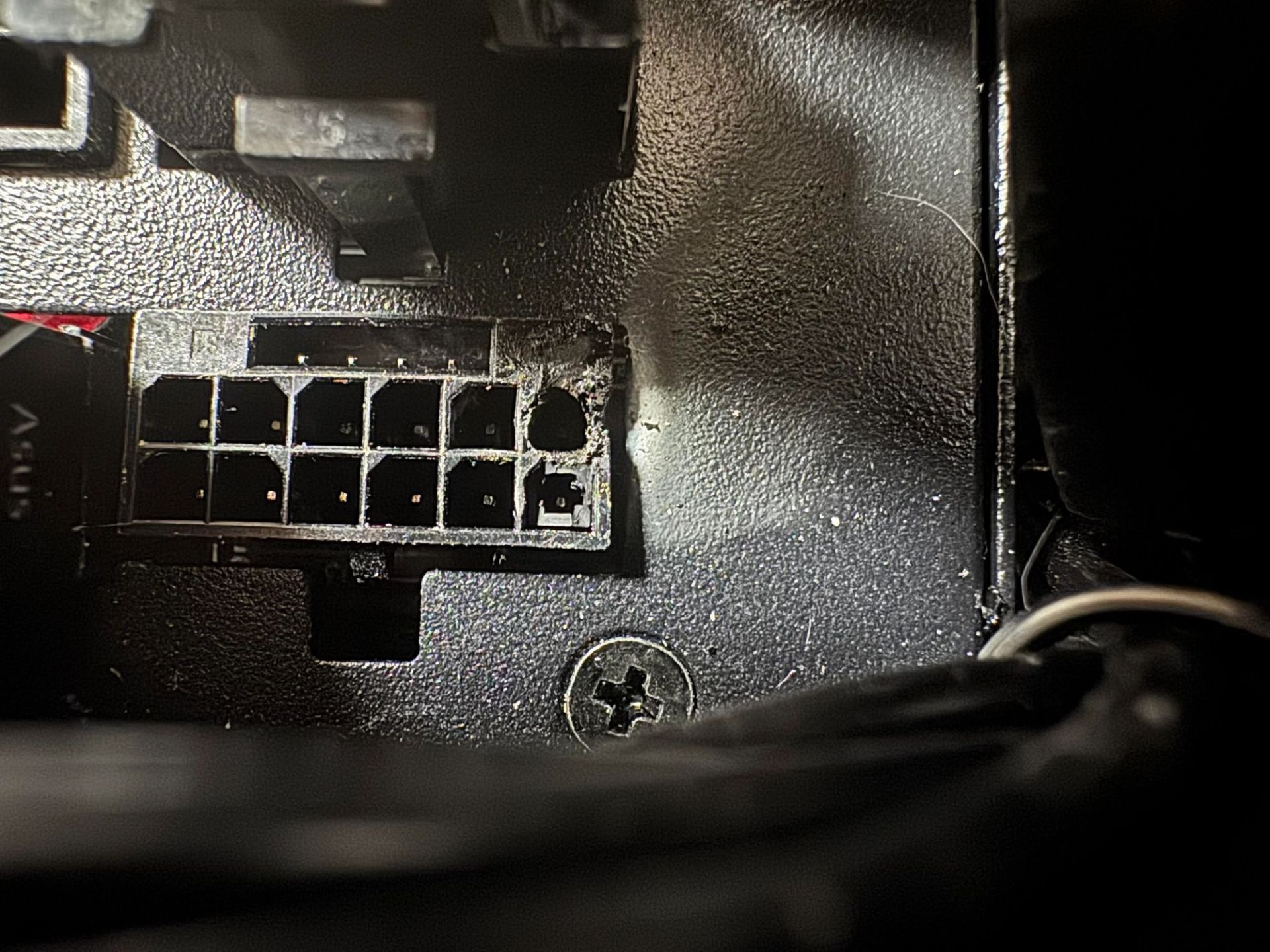 ذوب کانکتور برق کارت گرافیک RTX 5090 