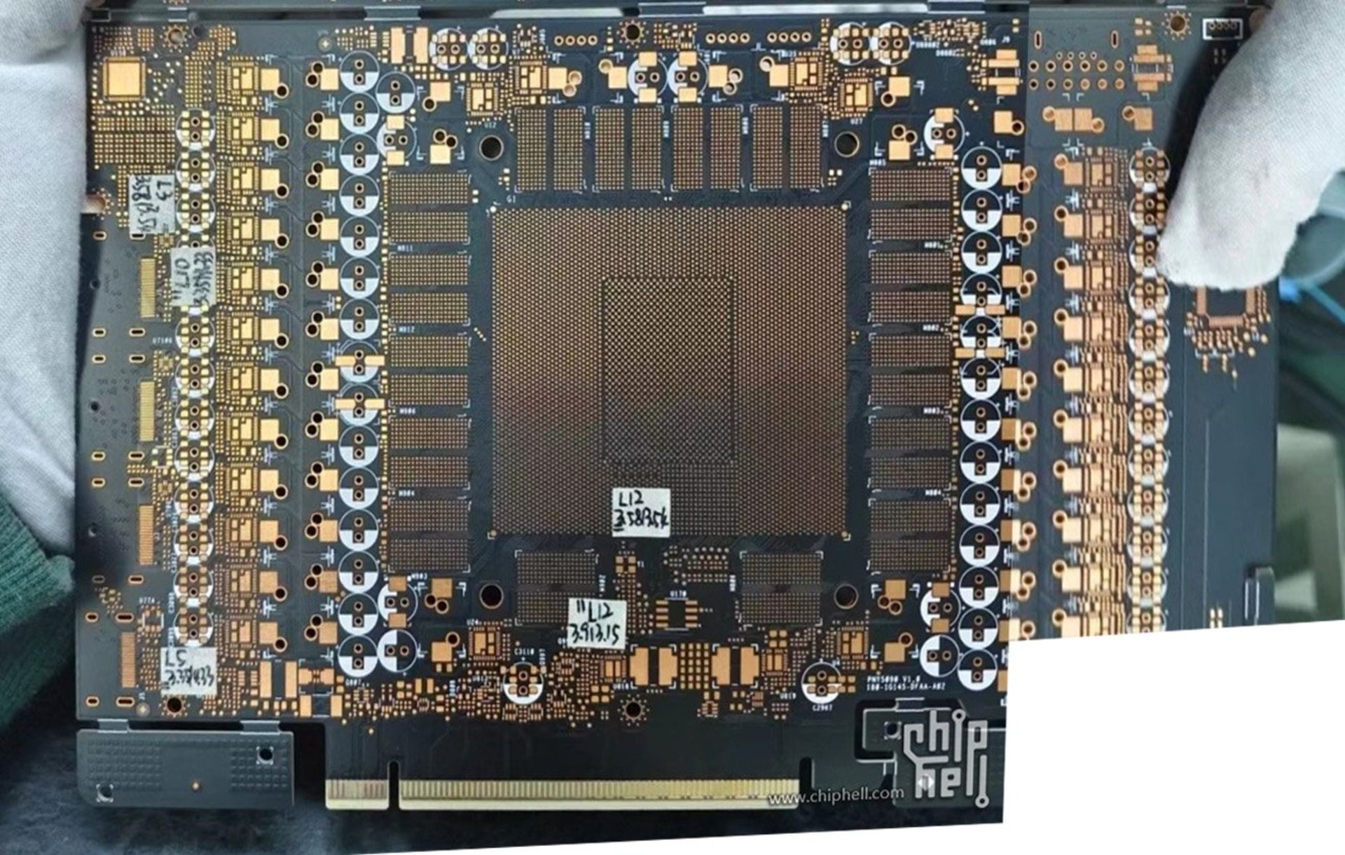 نمای کلی PCB کارت گرافیک GeForce RTX 5090