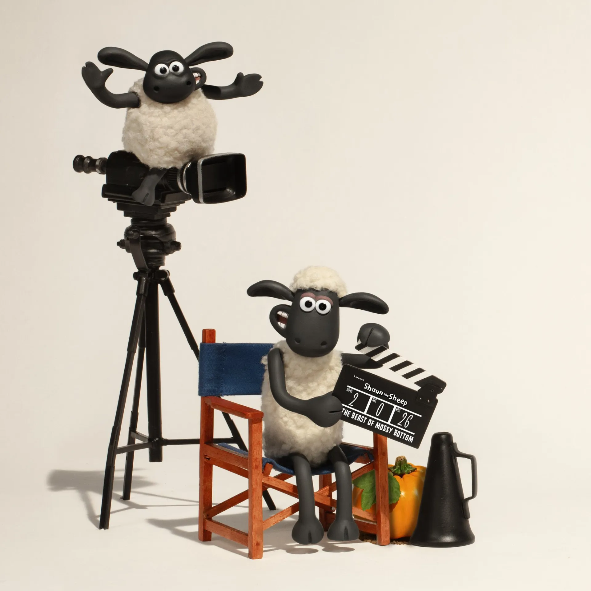 بره ناقلا و گوسفند بچه در انیمیشن Shaun the Sheep: The Beast of Mossy Bottom