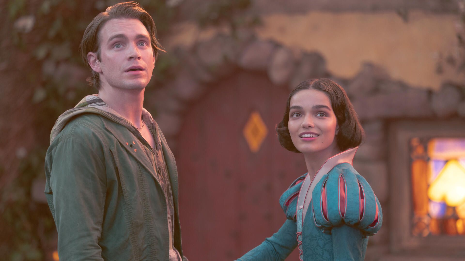 سفید برفی و جاناتان در فیلم Snow White 