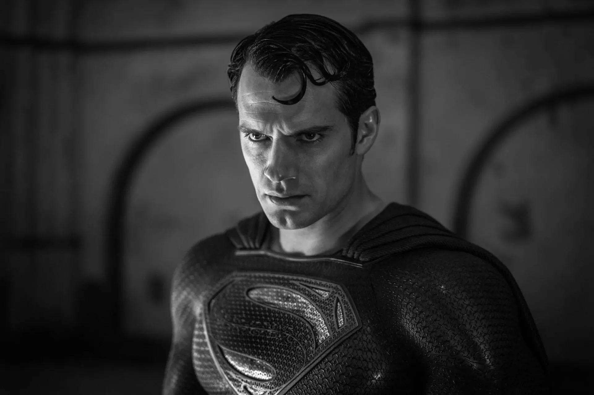 هنری کویل در نقش سوپرمن در پشت صحنه فیلم Batman v Superman: Dawn of Justice