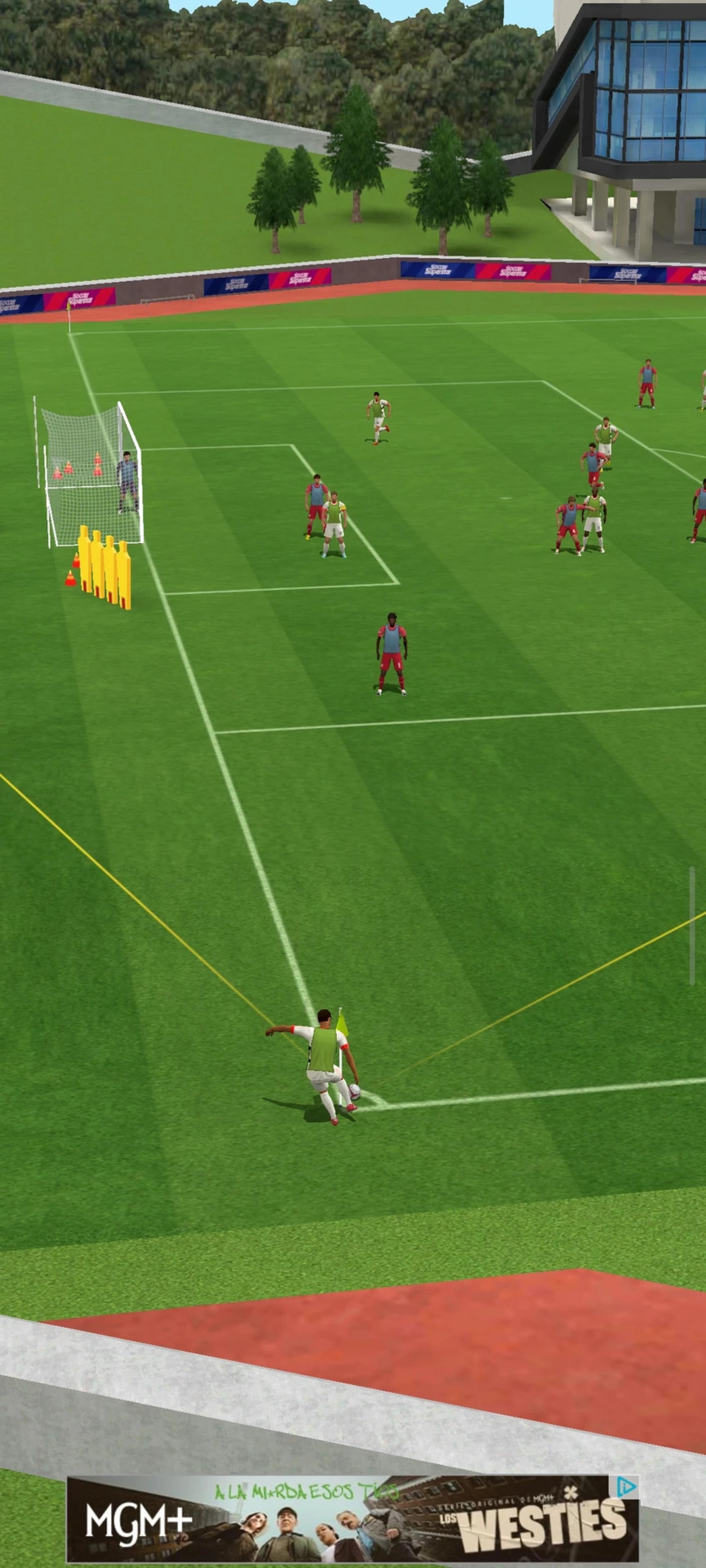 بازیکن فوتبال در بازی موبایل Soccer Superstar در حال ضربه زدن به توپ