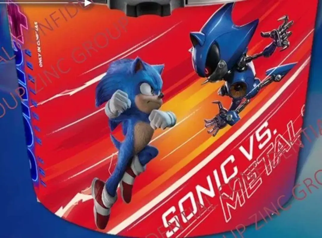 شخصیت سونیک (Sonic) در حال مبارزه با ربات متال سونیک (Metal Sonic)