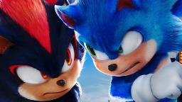 چهره‌های نزدیک سونیک (Sonic) و شدو (Shadow) در یک تقابل نزدیک