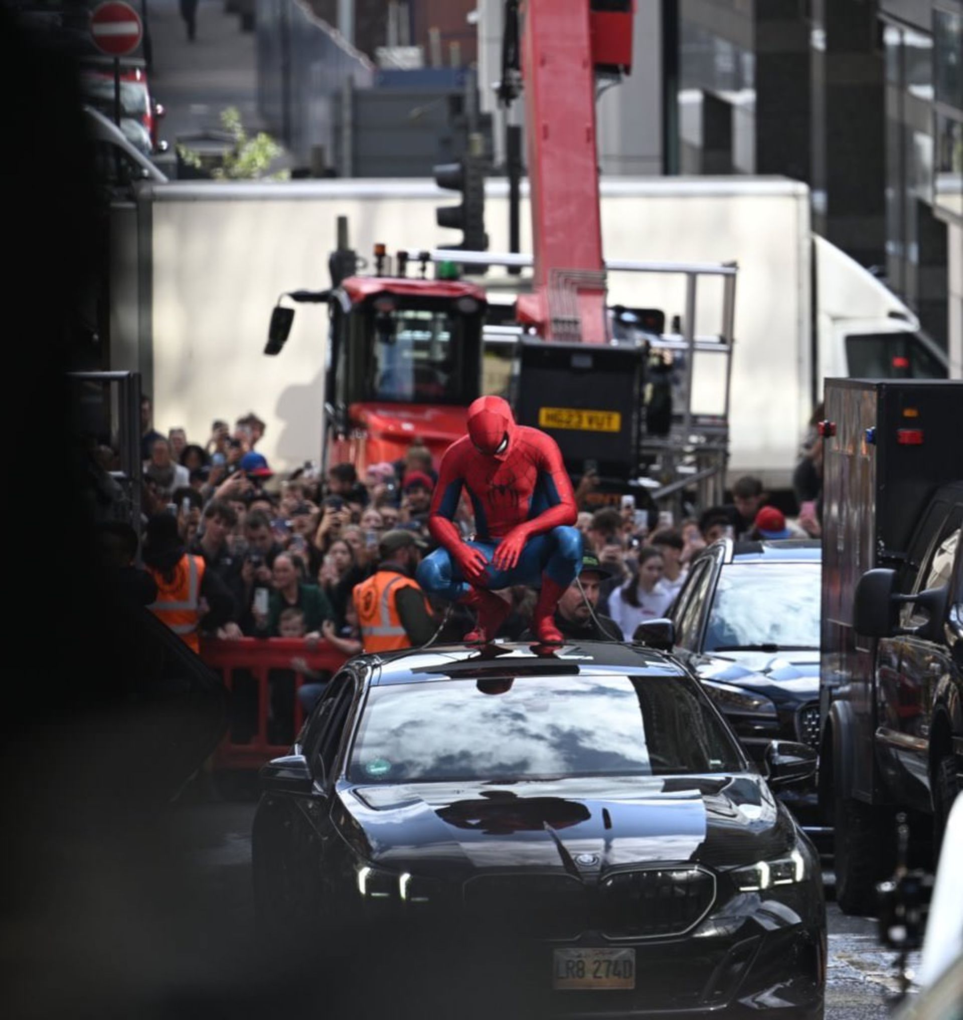 بدلکاری جذاب مرد عنکبوتی در پشت صحنه فیلمبرداری فیلم Spider-Man: Brand New Day