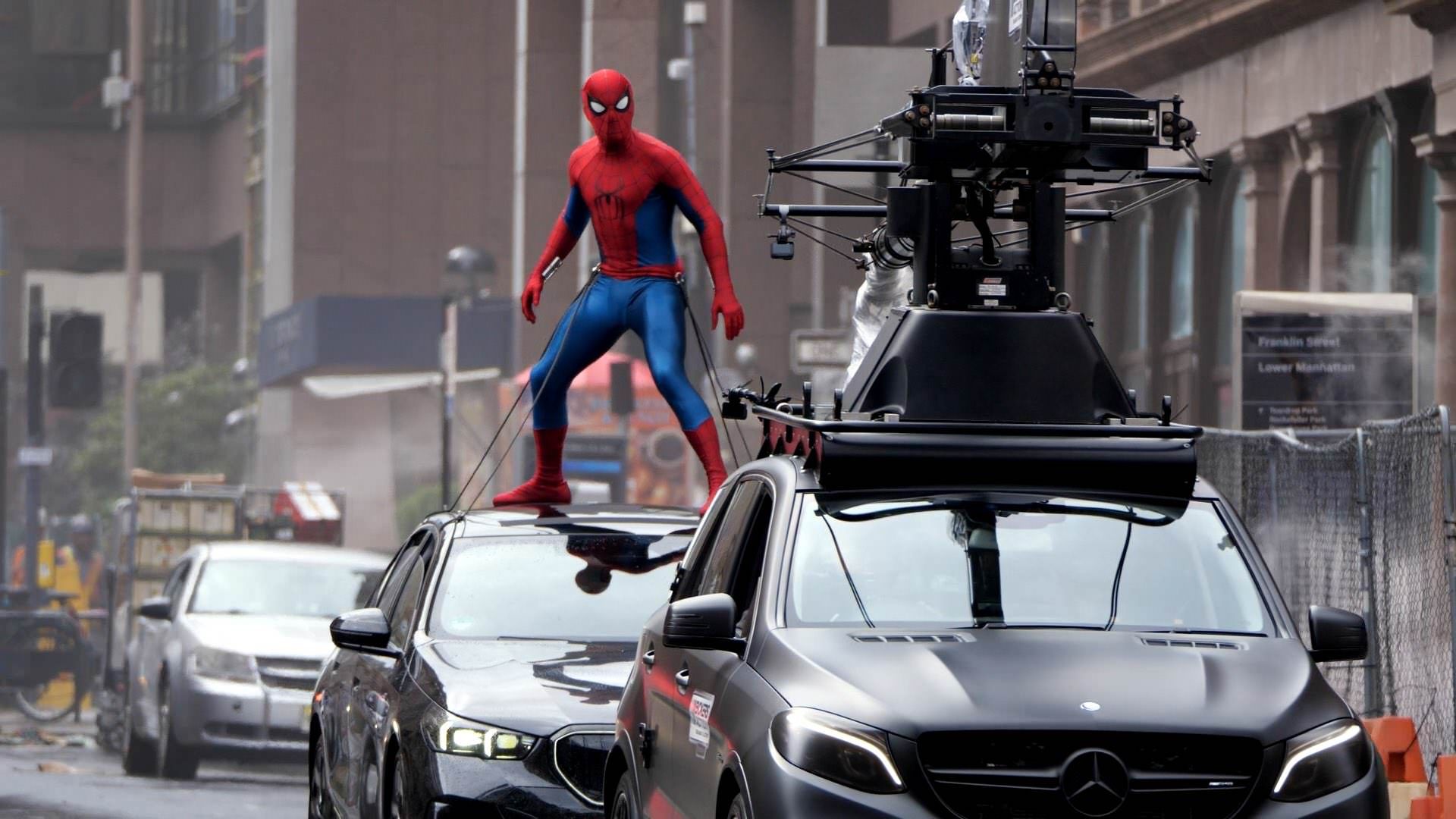 بدلکاری جذاب مرد عنکبوتی در پشت صحنه فیلمبرداری فیلم Spider-Man: Brand New Day