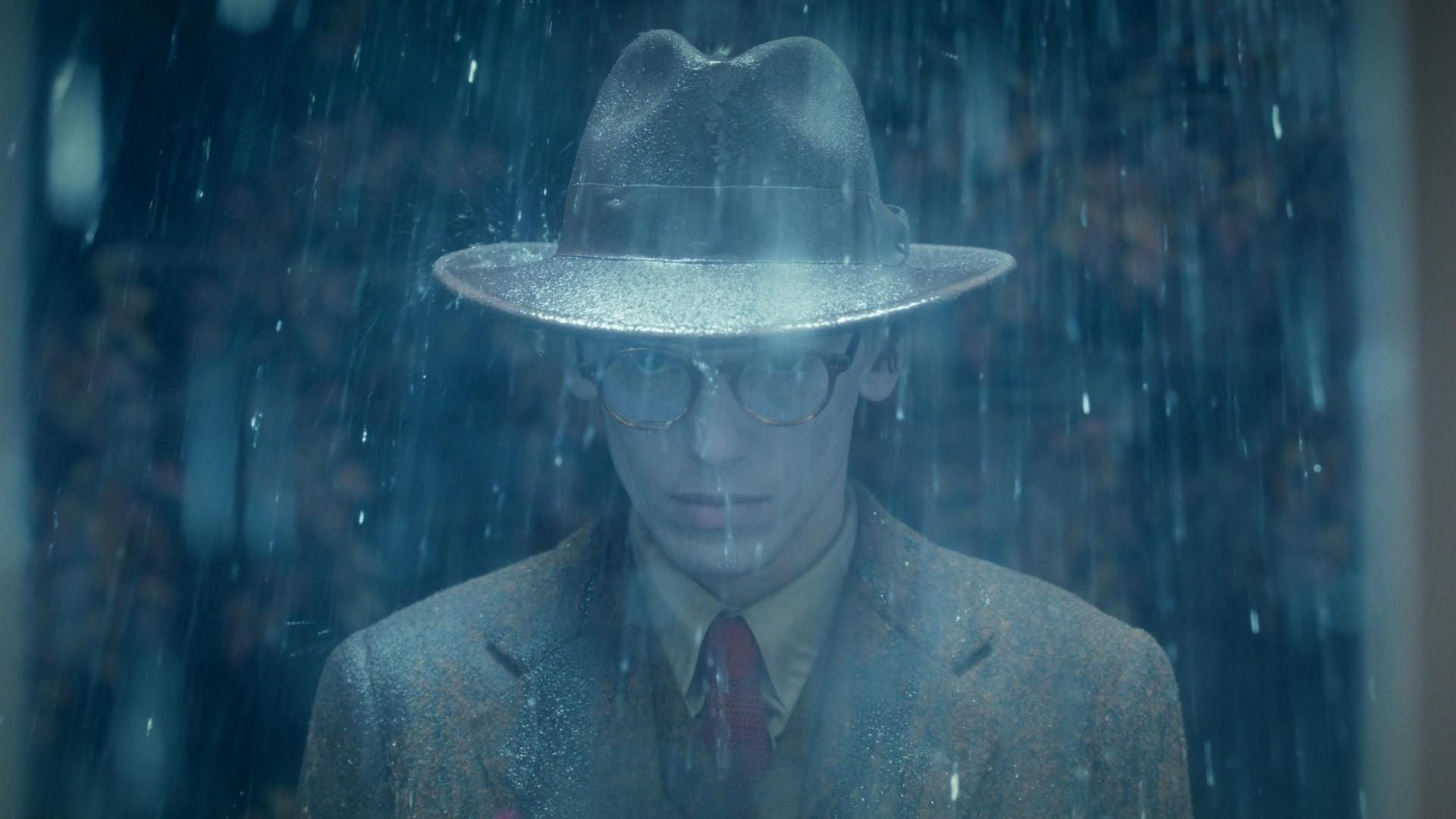 مستر واتسیت در هوای بارانی در بخش دوم سریال Stranger Things 5