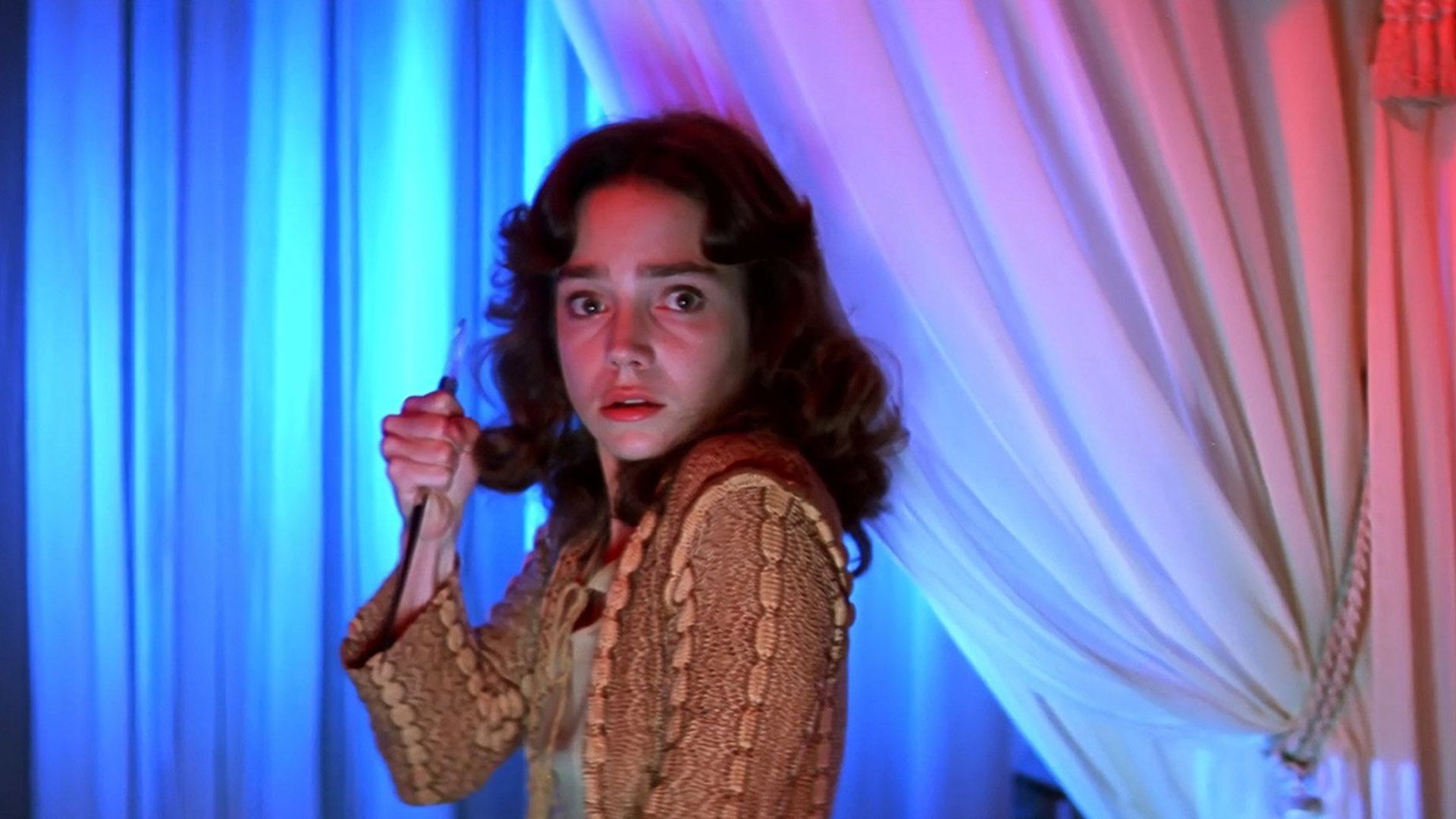 سوزی همراه با چاقو در فیلم Suspiria