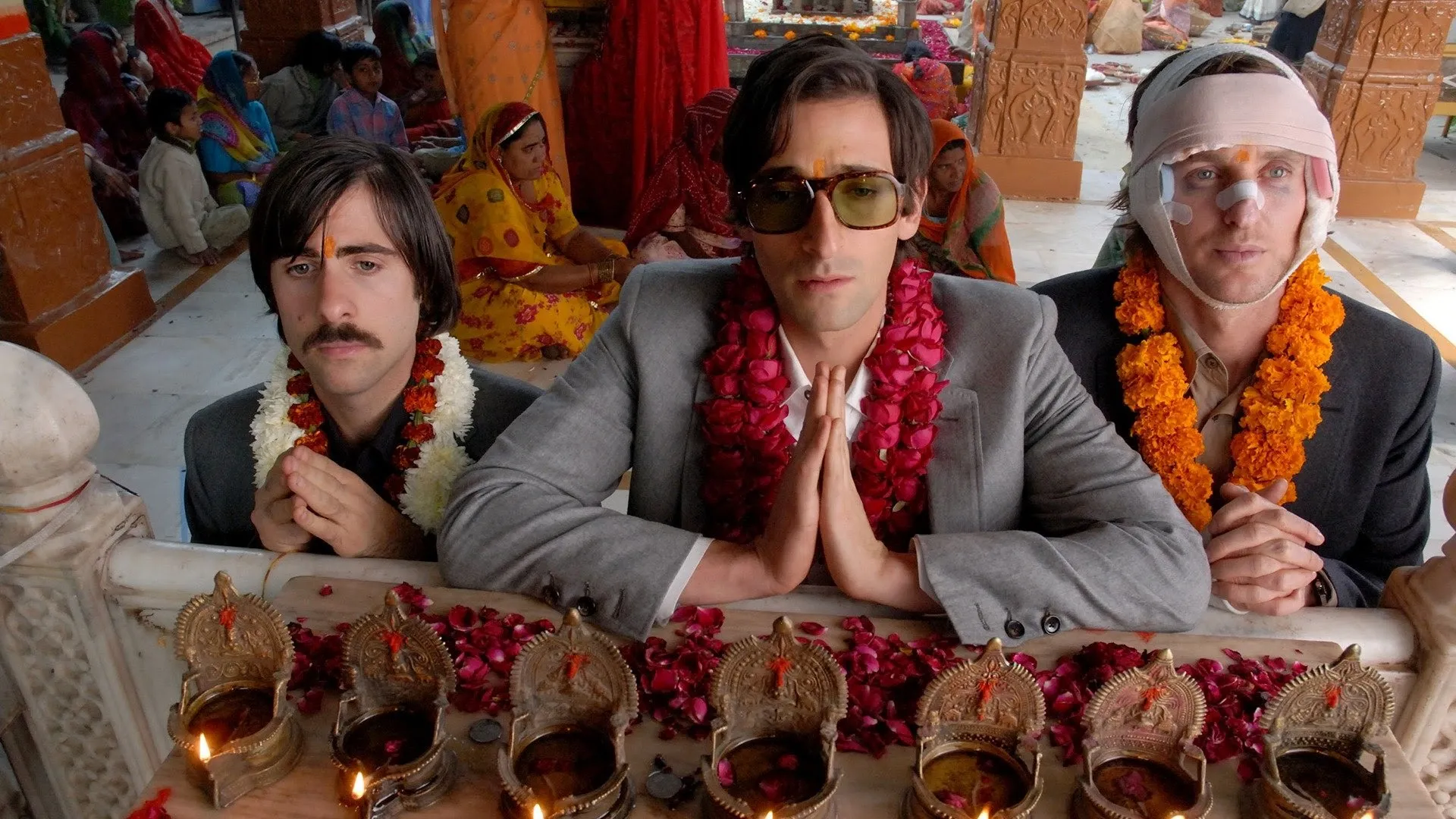 آدرین برودی در معبد در فیلم The Darjeeling Limited