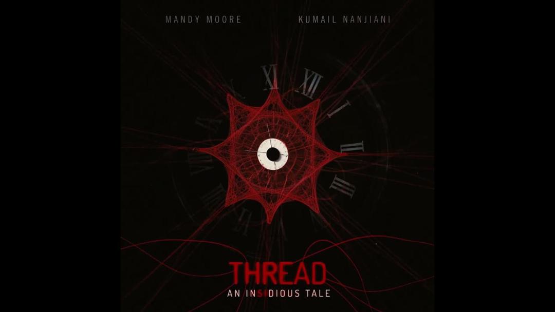 شکل هندسی قرمز در ترکیب با یک ساعت در پوستر فیلم Thread: An Insidious Tale