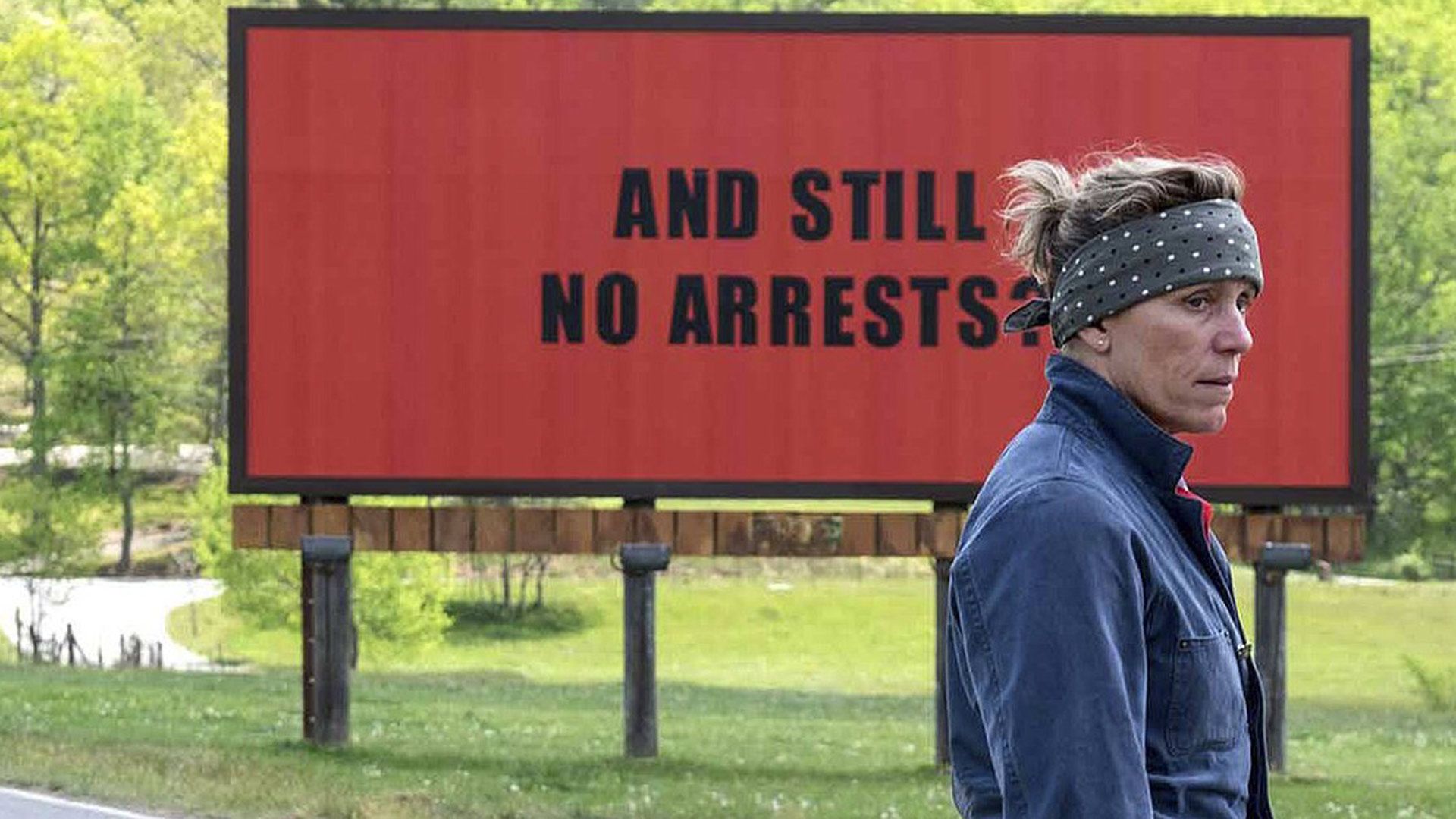 مک دورمند در جاده در فیلم Three Billboards Outside Ebbing, Missouri