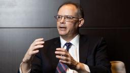 تیم سوینی (Tim Sweeney) مدیر اپیک گیمز در حال صحبت کردن