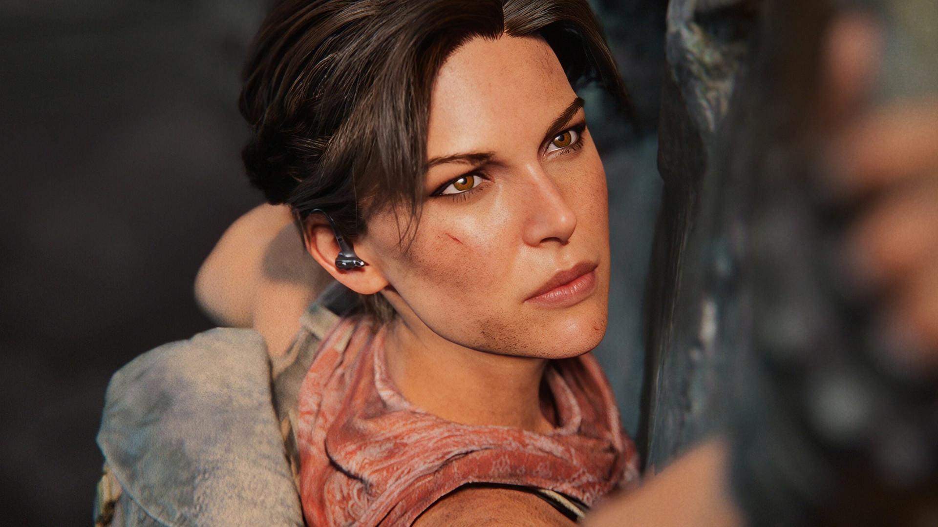 صعود لارا کرافت از صخره در Tomb Raider: Catalyst