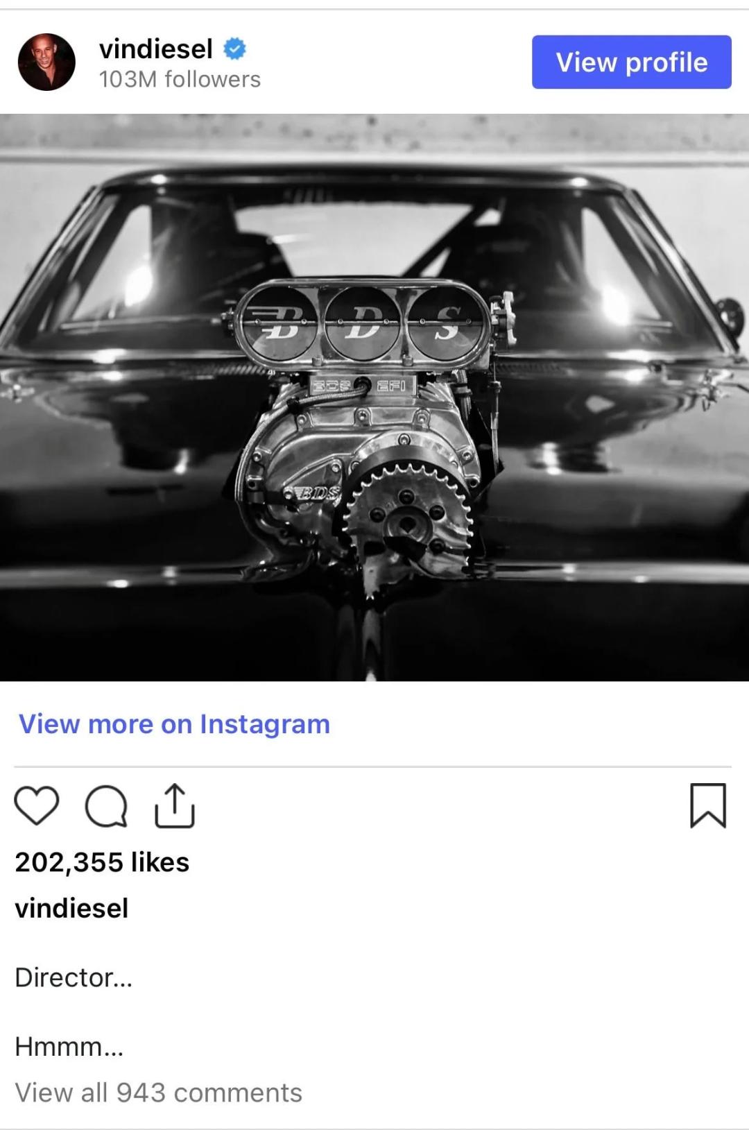 موتور تقویت‌شده با سوپرشارژر (Supercharger) روی کاپوت خودروی وین دیزل (Vin Diesel)