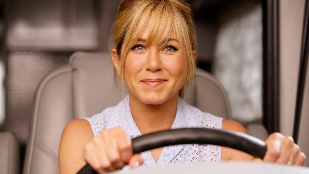 جنیفر آنیستون در حال رانندگی در فیلم We're the Millers