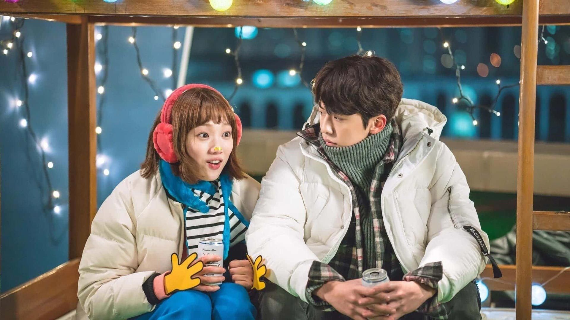 Weightlifting_Fairy_Kim_Bok-joo_a_girl_a_biy_sit_near_talking