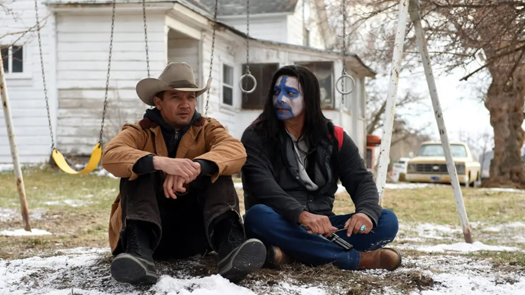 جرمی رنر در حال حرف زدن در فیلم Wind River