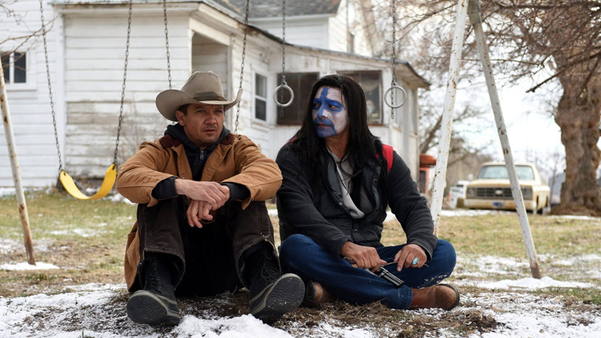 جرمی رنر در حال حرف زدن در فیلم Wind River