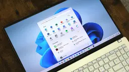 منوی استارت (Start Menu) ویندوز ۱۱ در یک لپ‌تاپ ایسوس (ASUS Vivobook)