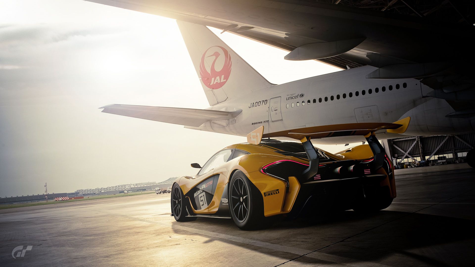 فراری زردرنگ و هواپیما در بازی Gran Turismo 7